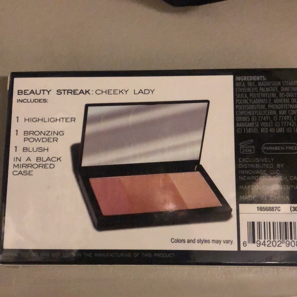 Makeup’s - Picture 2 of 2
